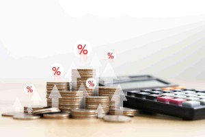 不同基金类型的申赎费用有何不同？