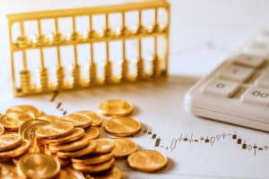 黄金定投与一次性买入哪种更优？