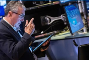 盘前：纳指期货涨0.61% 能源股下滑